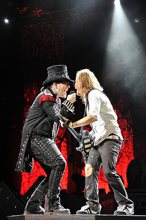 Brent Smith and Zach Myers of Shinedown